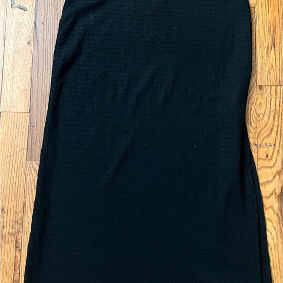 Black Ribbed Midi Skirt with Side Slit - Picture 3 of 3